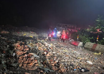 मूसलाधार बारिश से आफत, जेपी बैंड के पास आया भारी मलबा, रोड हुई बंद