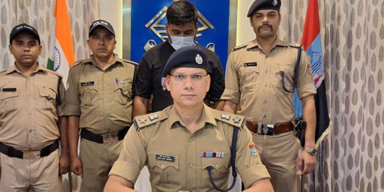 साइबर धोखाधड़ी का मास्टरमाइंड गिरफ्तार
