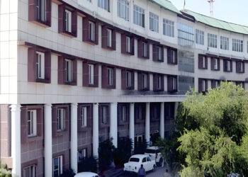 पांच आईएएस अधिकारियों के दायित्वों में फेरबदल