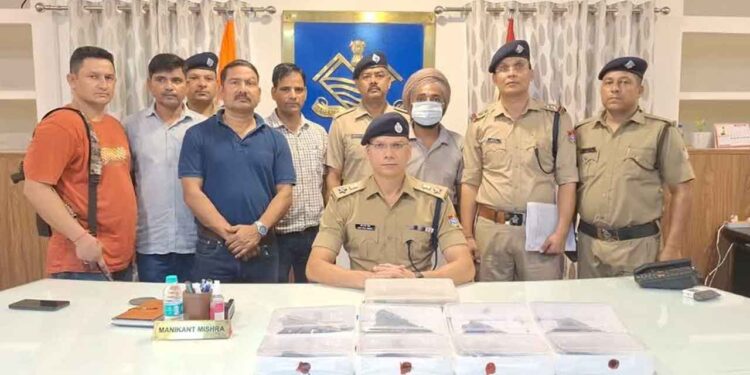 8 ऑटोमैटिक पिस्टल्स के साथ हथियार तस्कर गिरफ्तार