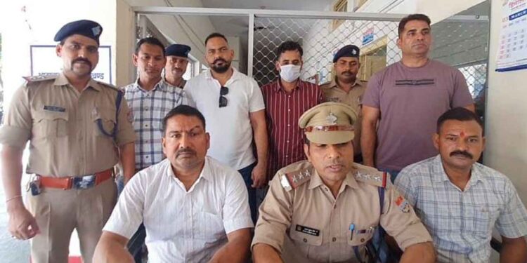 कई साल से फरार चल रहा इनामी शूटर गिरफ्तार