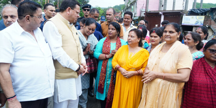 सीएम धामी ने अतिवृष्टि से प्रभावित क्षेत्रों में सुना आवाम का दर्द