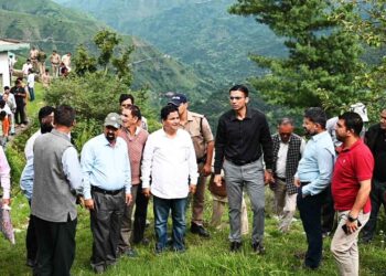 चकराता में बुनियादी सुविधाओं को जल्द दुरूस्त किया जाएगा : डीएम