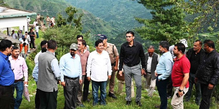 चकराता में बुनियादी सुविधाओं को जल्द दुरूस्त किया जाएगा : डीएम