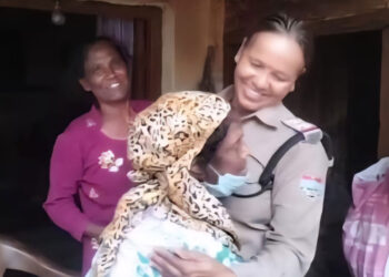 दून पुलिस पहुंची बुजुर्गों के द्वार