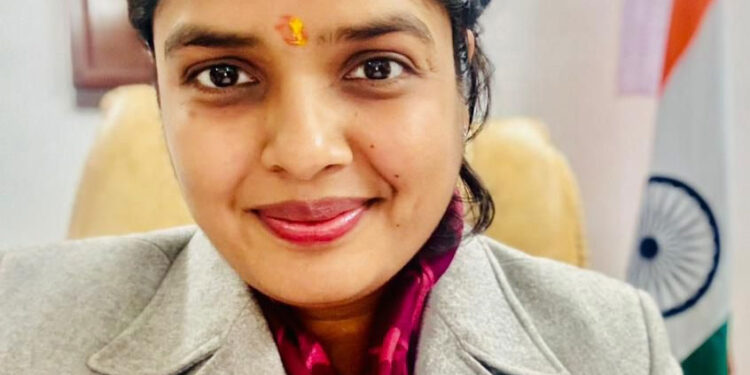 हम जो रंग पहनते हैं, वही जिंदगी जीते हैं : फैशन, आस्था और आत्मचिकित्सा की एक यात्रा