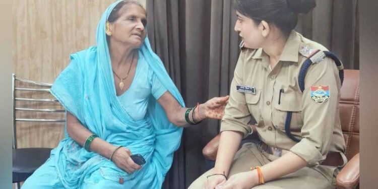 कांवड़ भीड़ में खोई बुजुर्ग महिला बरामद