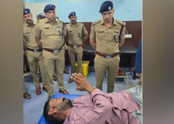 फरार चल रहा हत्यारोपी पुलिस मुठभेड़ में घायल