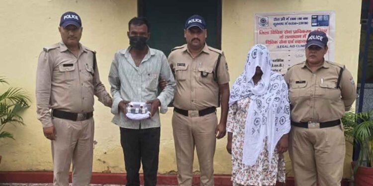 हत्या मामले में मृतक की पत्नी व प्रेमी गिरफ्तार