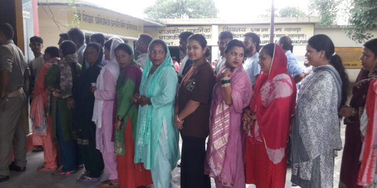 पंचायत चुनाव , दूसरे चरण के मतदान में दिखा उत्साह