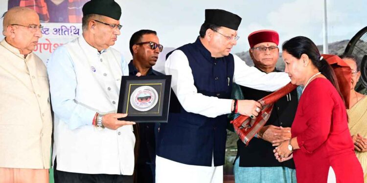 मातृभूमि के लिए प्राण न्योछावर करने वाले वीर जवानों को देश हमेशा याद रखेगा : मुख्यमंत्री