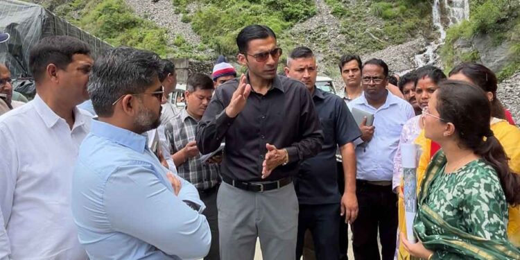 डीएम ने आपदा में प्रदत्त विशेष शक्तियों के अन्तर्गत स्टेबलाइजेशन का किया आदेश जारी