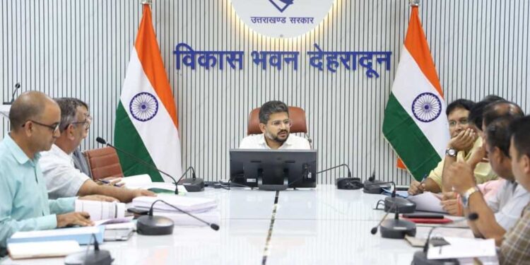 योजनाओं के क्रियान्वयन में किसी भी प्रकार की लापरवाही बर्दाश्त नहीं : सीडीओ