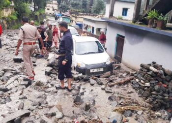 उत्तराकाशी के धराली के बाद अब चमोली के थराली में आपदा