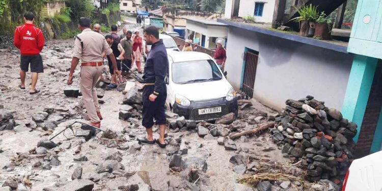 उत्तराकाशी के धराली के बाद अब चमोली के थराली में आपदा
