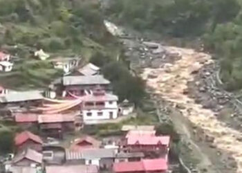 धराली में 25 फीट मलबा, रेस्क्यू में अड़चन बना मौसम