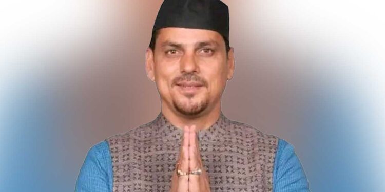 कांग्रेस प्रत्याशी के पति पर गैर-जमानती वारंट, होटल पर छापेमारी