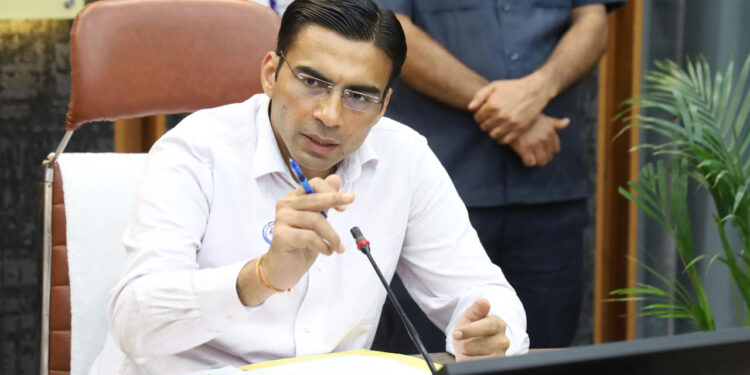 जिलाधिकारी के आदेश पर रिहान की फीस हुई माफ