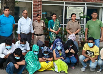 सैक्स रैकेट का भंडाफोड़, 8 महिलाएँ व 5 पुरुष गिरफ्तार