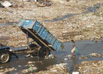 ठोस कचरा प्रबंधन : निपटान से आगे एक दृष्टिकोण