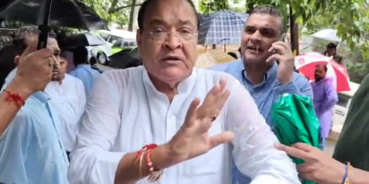 नैनीताल जिला पंचायत अध्यक्ष चुनाव को लेकर हुआ बवाल