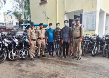 अंतर्राज्यीय बाइक चोर गैंग के तीन गिरफ्तार, 11 बाइक बरामद