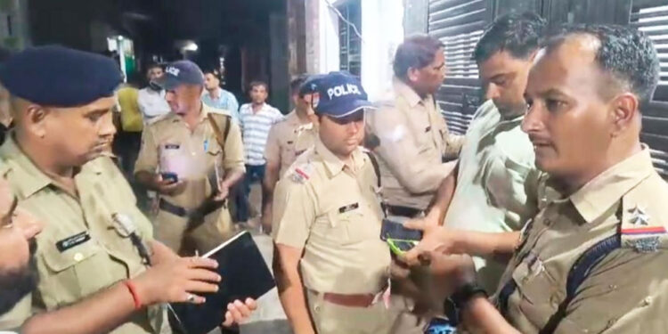 नवविवाहिता की हत्या, पति फरार