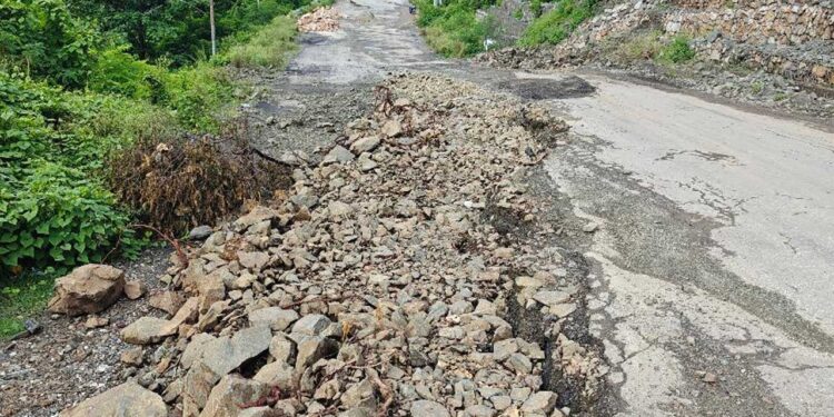 लगातार नीचे की ओर धंस रहा केदारनाथ हाईवे का रुद्रप्रयाग-जवाड़ी बाईपास