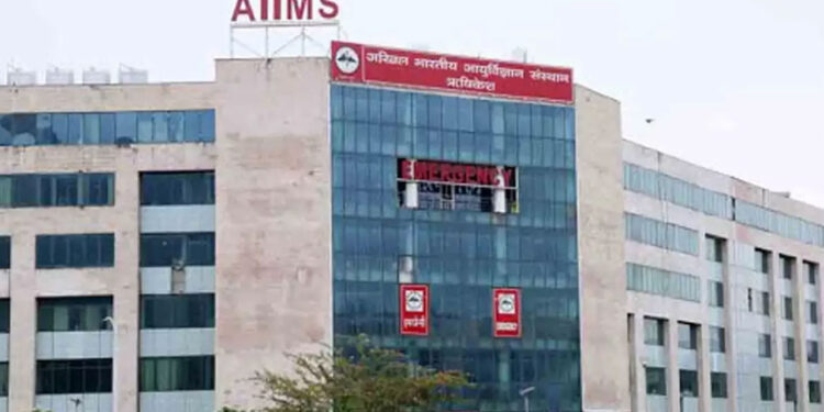 सीबीआई जांच में एम्स के पूर्व निदेशक समेत चार के खिलाफ मामला दर्ज