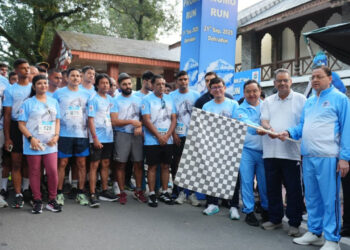 मुख्यमंत्री ने आदि कैलाश अल्ट्रा मैराथन प्रोमो रन का फ्लैग ऑफ किया