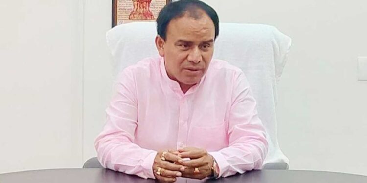 चतुर्थ श्रेणी कार्मिकों के 2364 पदों पर शीघ्र भर्ती की जायेगी : डॉ. धन सिंह