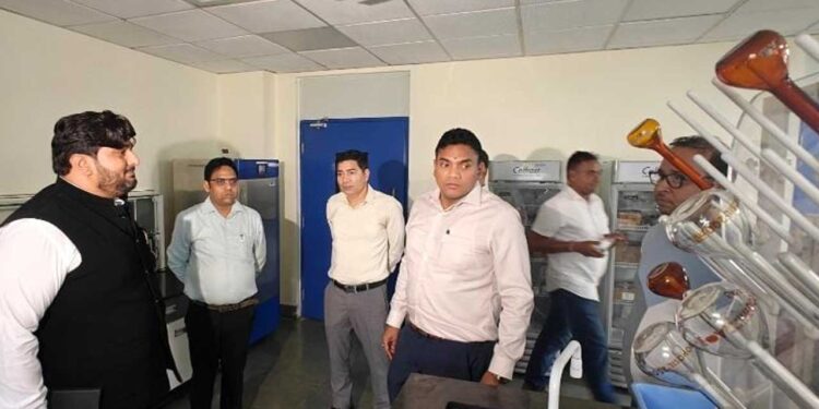 नकली दवाओं और ड्रग्स पर लापरवाही बर्दाश्त नहीं : स्वास्थ्य सचिव