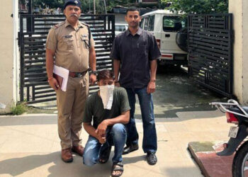 फर्जी कस्टमर केयर नंबर से 14 लाख की ठगी करने का आरोपी गिरफ्तार