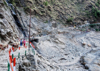 आगामी यात्रा सीजन में गौरीकुंड में नेपाली महिलाओं व पुरूषों के आने पर रहेगा पूर्ण बैन