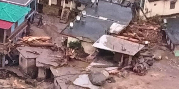 चमोली में भारी तबाही, 35 मकानों को भारी नुकसान