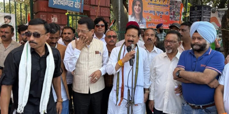 पेपर लीक केस की सीबीआई जांच हुई तो 12 घंटे में गिर जाएगी सरकार : करण माहरा