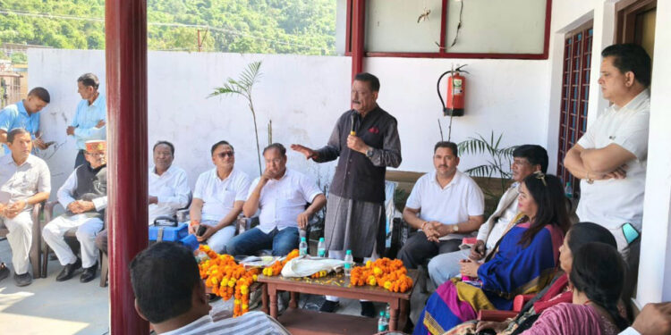 जहां-जहां भाजपा की सरकारें, वहीं हो रहे पेपर लीक : राठौर