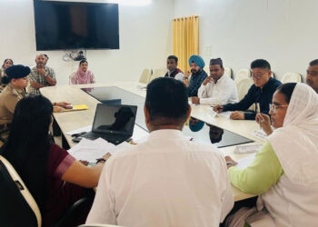 अल्पसंख्यक आयोग की बैठक, मुख्य शिक्षा अधिकारी को नोटिस