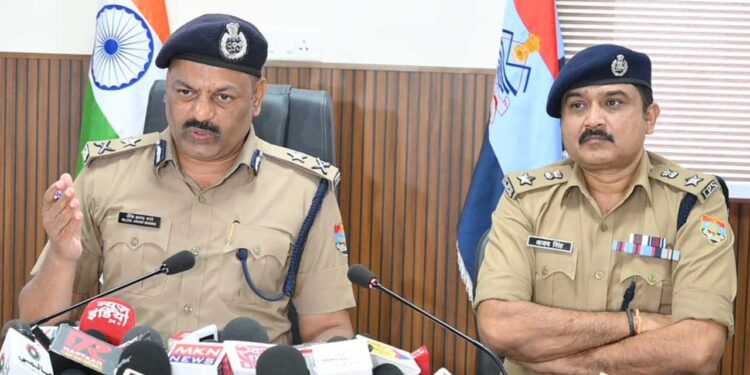 ऑपरेशन कालनेमि के तहत 4 अवैध बांग्लादेशी व पॉक्सो का अपराधी गिरफ्तार