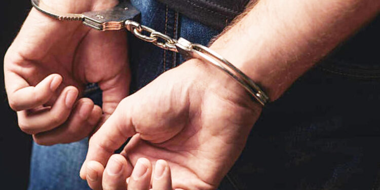 कुख्यात प्रवीण वाल्मीकि गैंग से ताल्लूख रखने के आरोप में दो पुलिसकर्मी गिरफ्तार