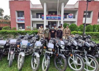 तीन वाहन चोर गिरोह के बदमाश गिरफ्तार