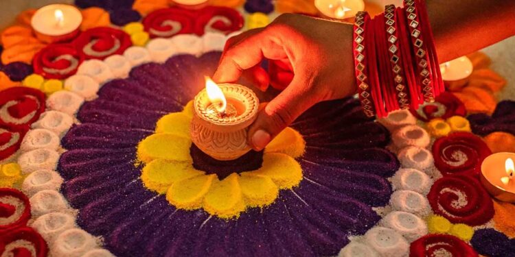 दीपावली के त्यौहारी मौसम में भारतीय अर्थव्यवस्था को लगे पंख