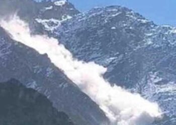 बदरीनाथ धाम में कंचन गंगा के पास टूटा ग्लेशियर