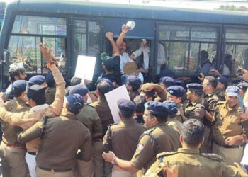 कृषि मंत्री के आवास कूच करने जा रहे पर्वतीय किसान गिरफ्तार