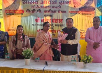 सांसद नरेश बंसल ने हरियावाला गांव लिया गोद