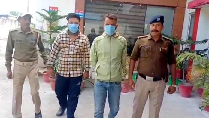 प्रतिबंधित मांस होने के शक में वाहन चालक से मारपीट के दो आरोपी गिरफ्तार