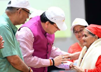 वरिष्ठ नागरिक हमारे समाज के स्तंभ : सीएम धामी