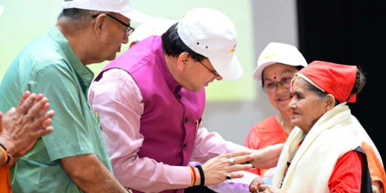 वरिष्ठ नागरिक हमारे समाज के स्तंभ : सीएम धामी