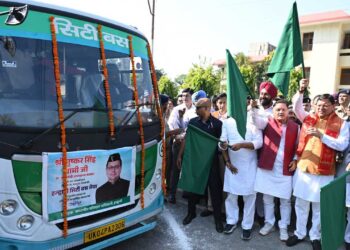 सीएम धामी ने दी हल्द्वानी को छह नई सिटी बसों की सौगात