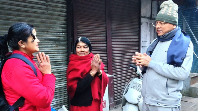 मॉर्निंग वॉक पर निकले सीएम धामी, पर्यटकों और स्कूली बच्चों से की बातचीत